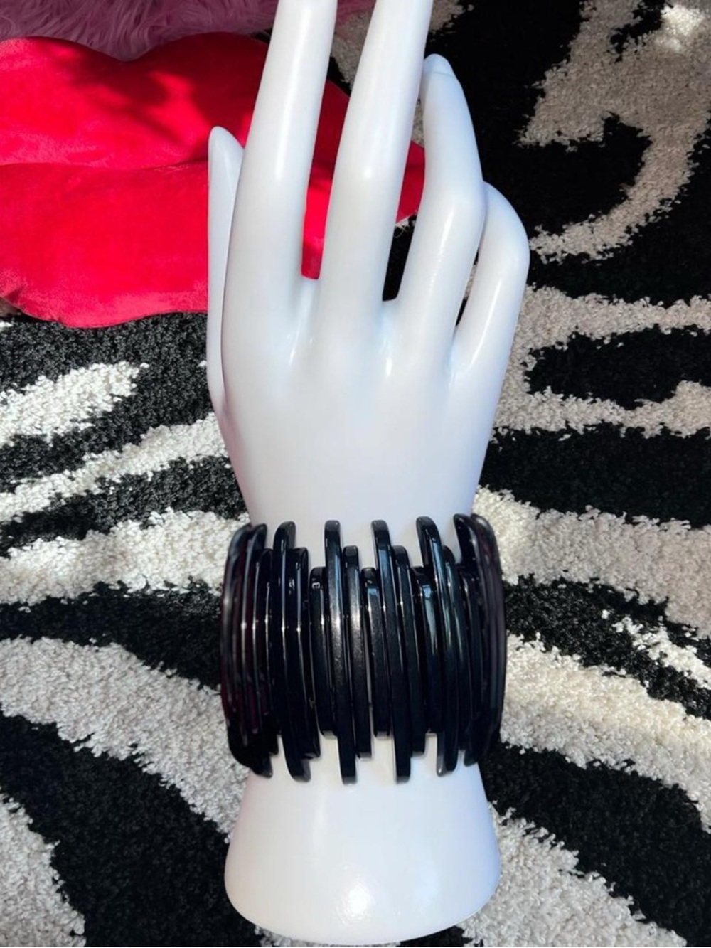 Black chunky stretchy bangle bracelet #festival
Size 6/6.5 super stretchy